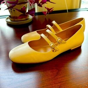 EUC Coach Whitley leather Mary Janes!